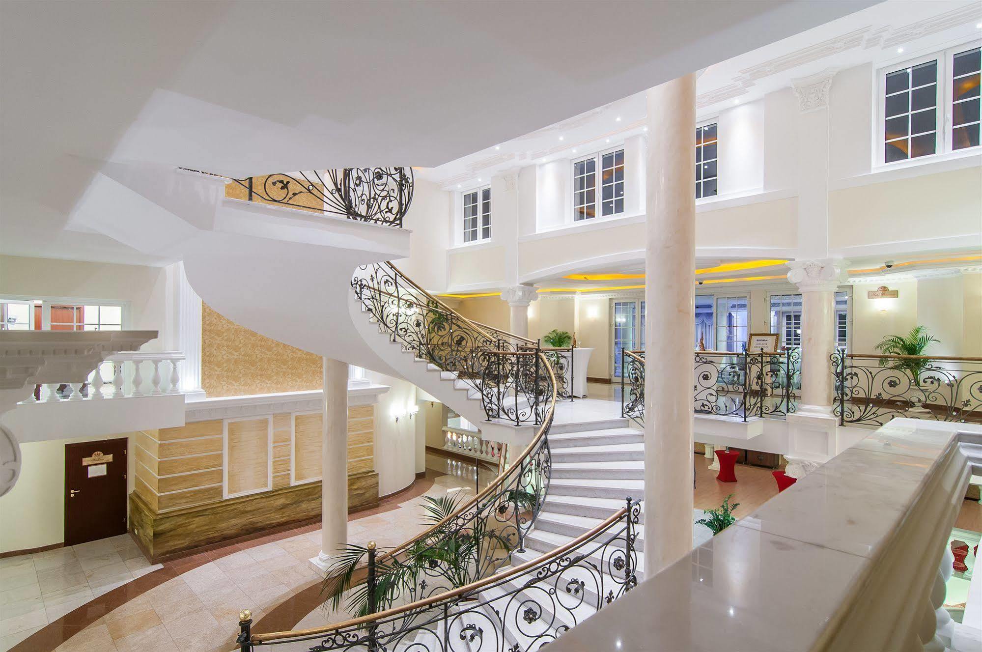 Hotel Windsor W Jachrance Jachranka Dış mekan fotoğraf