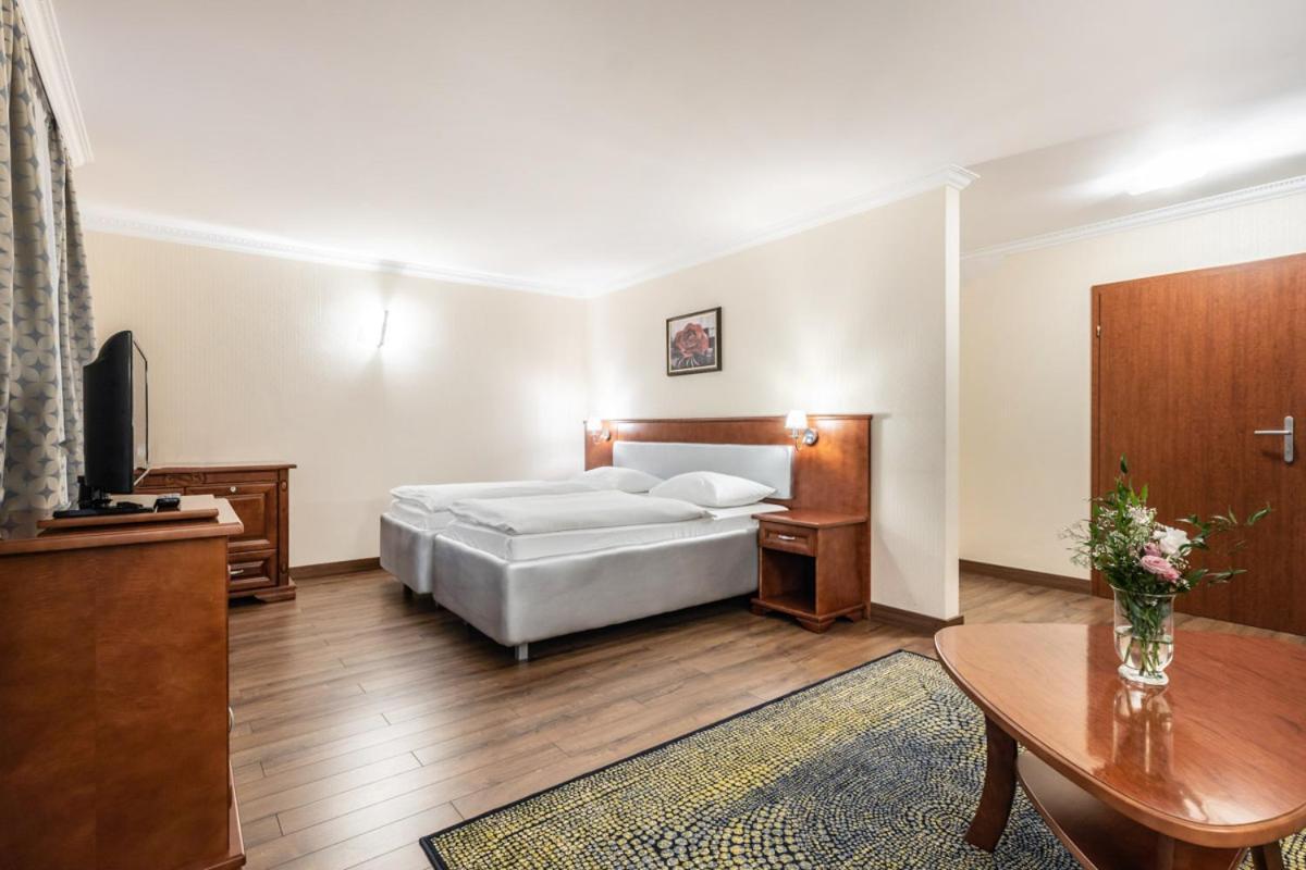 Hotel Windsor W Jachrance Jachranka Dış mekan fotoğraf